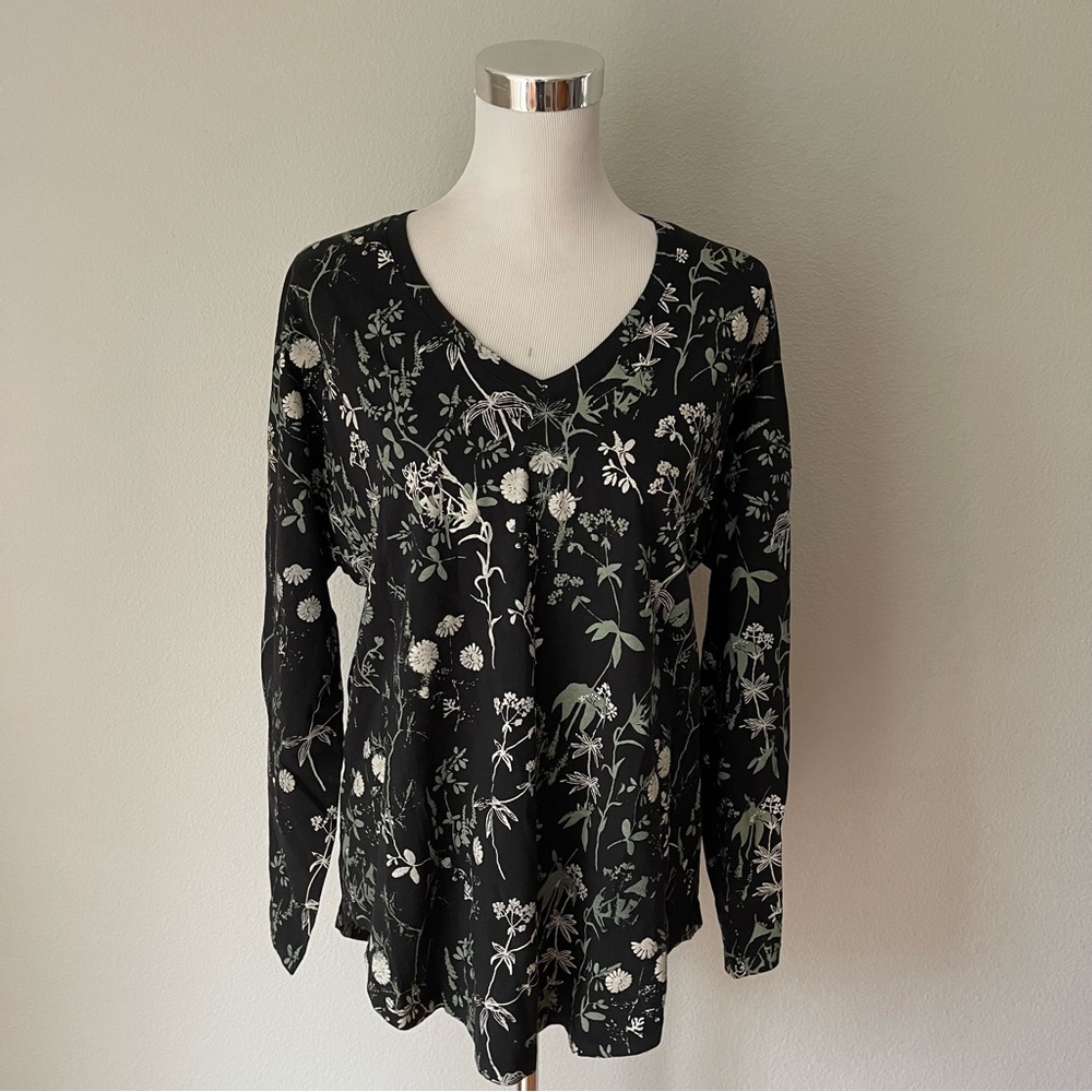 Wild Palms Trailing Vine V Neck Black Twill Top Size M